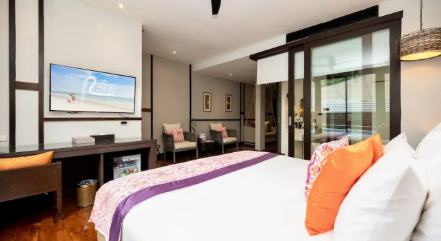 Номер Standard с балконом The Rock Hua Hin Beachfront Spa Resort