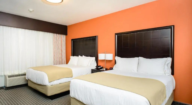 Четырёхместный люкс Holiday Inn Express Hotel & Suites Austin NW - Arboretum Area by IHG