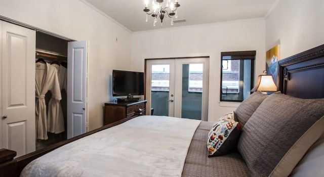 Alpenglow Penthouse by Revelstoke Vacations, Buchen Sie Ferienwohnung Revelstoke 