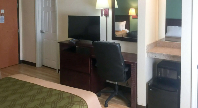 Четырёхместный номер Standard Econo Lodge Harrisburg - Hershey