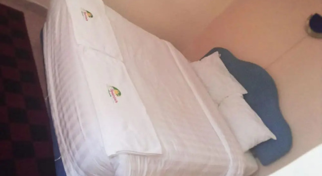 Spanish Lodge Hotel, Varaa Hotelli Hotellit Laikipia pysäköinnillä, Pysäköinti