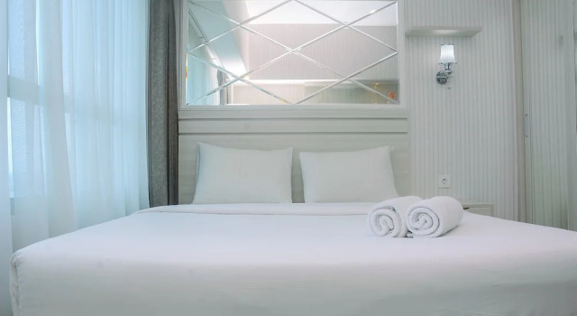 Camera Standard Best Studio with Pool View Springlake Summarecon Apartment