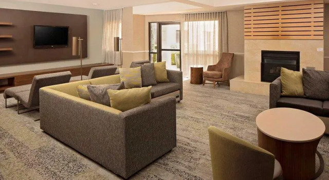 Кровать в общем номере Courtyard Dallas Addison Quorum Drive