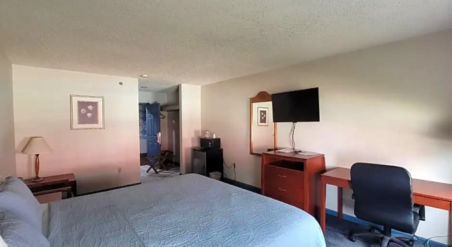 Двухместный номер Standard с видом на бассейн CountrySide Inn