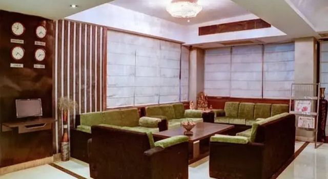Treebo Corporate Suites Sector 62, Забронировать Отель Нойда штат Уттар-Прадеш
