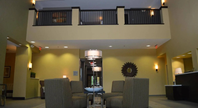 Best Western Plus Thornburg Inn & Suites, Boek Hotel Hotels in Virginia met parkeren, Parkeren