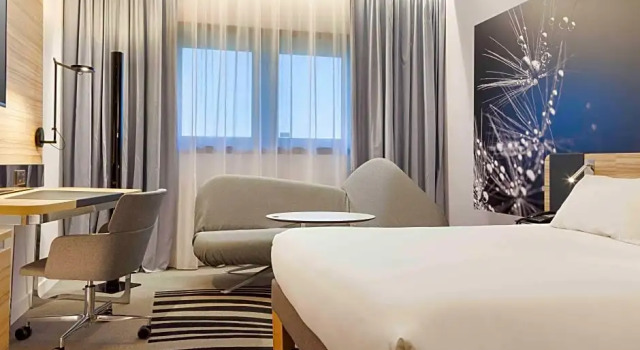 Трёхместный номер Classic Novotel Tours Centre Gare