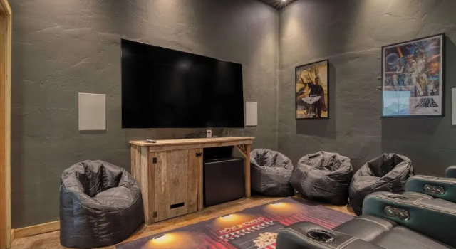 Birch Lodge by Avantstay Indoor Pool, Theater, Game Room & Stunning Views!