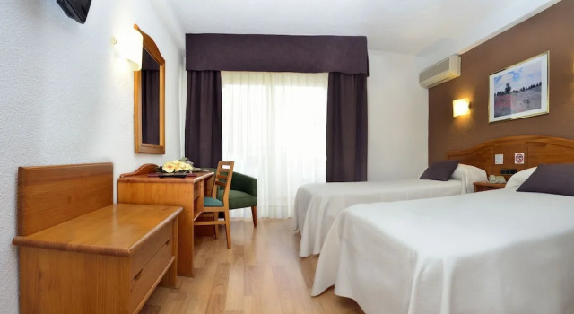 Трёхместный номер Standard Hotel Caballo de Oro