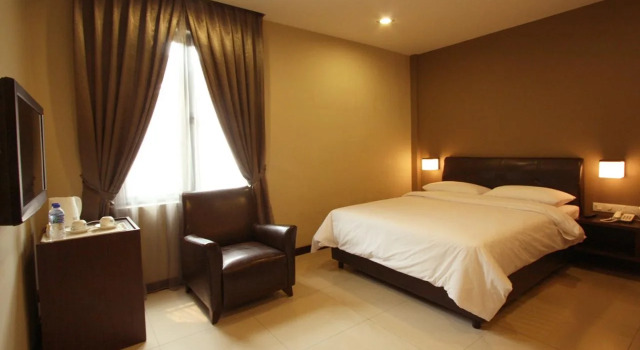 Rail Hotel