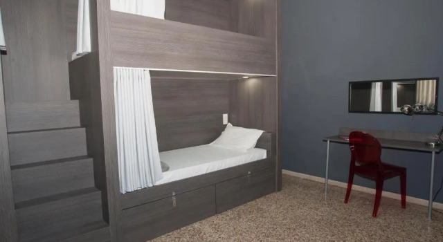 Кровать в общем номере Quart Youth Hostel & Apartments