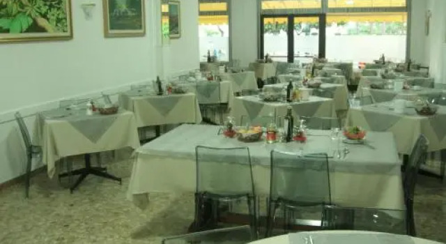Hotel Luana, Забронировать Отель Каорле Линьяно-Ривьера