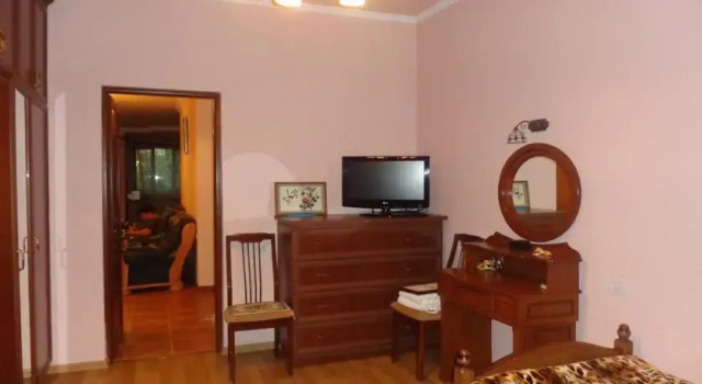 With a Swimming Pool Villa, Book Villa Sommerhuse i Jerevan, nær Yerevan Cascade, Hytte