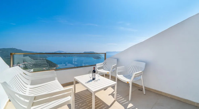 Люкс Deluxe Golden Rose Suit pension