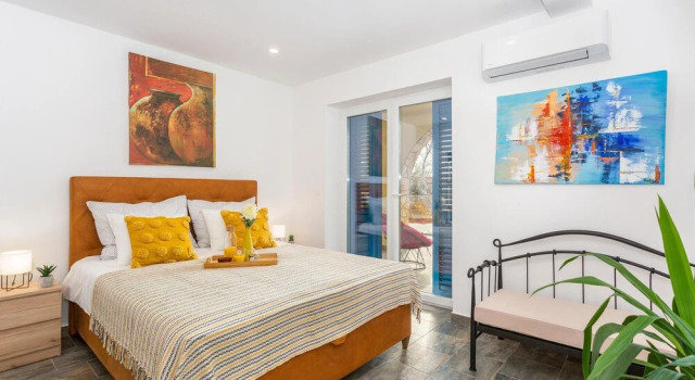 Gorgeous Home In Dobrinj, Prenota Hotel Hotel a Isole Quarnerine con parcheggio, Parcheggio