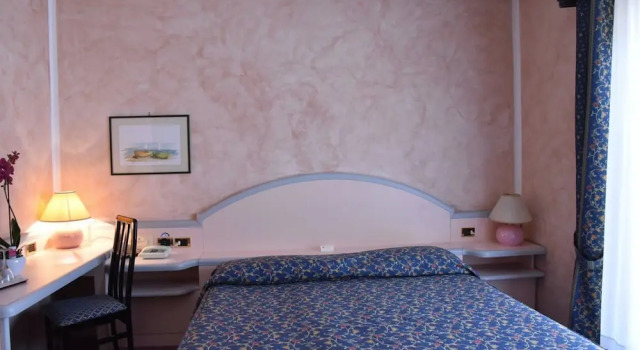 Трёхместный номер Standard с балконом Hotel Grazia Deledda
