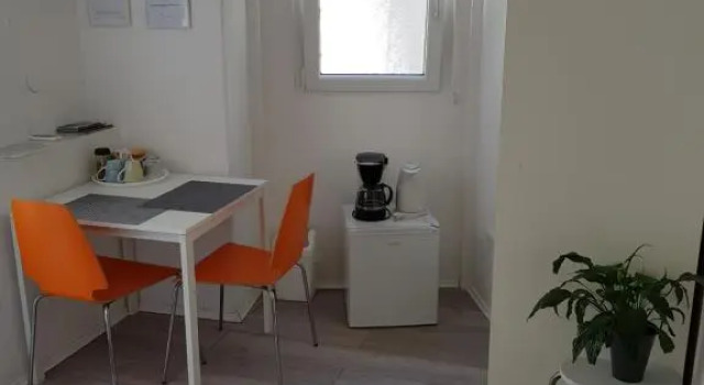 Номер Standard Room-triple Studio in the City Center