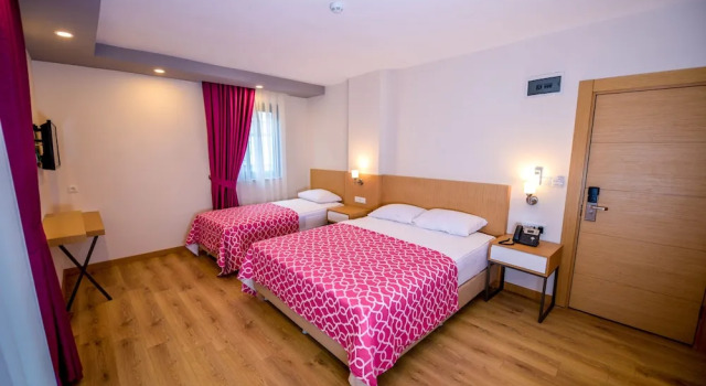 Трёхместный номер Standard с балконом Hotel Derin Ma Sorgun
