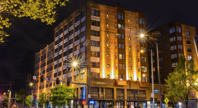 Silver Cloud Hotel - Seattle Stadium, Book Hotel Hoteller i Seattle med parkering, nær Smith Tower, Parkering