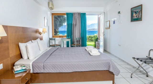 Студия с видом на море Mirabella Apartments