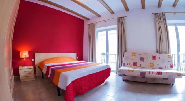 LOFT IN OLD CITY 2th or 3th floor and TERRACE in 4th floor, Забронировать Отель Сьютат Белла 