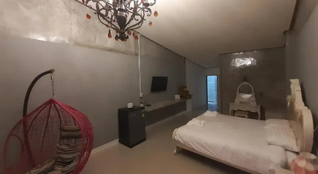 Tuk Tuk Trat Hostel