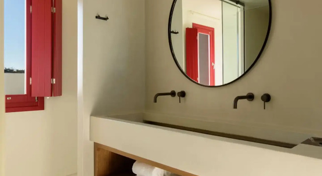 Люкс Comfort с частным бассейном и джакузи Potnia Theron Suites