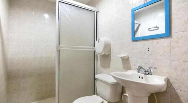 Четырёхместный номер Economy Hotel Comercial