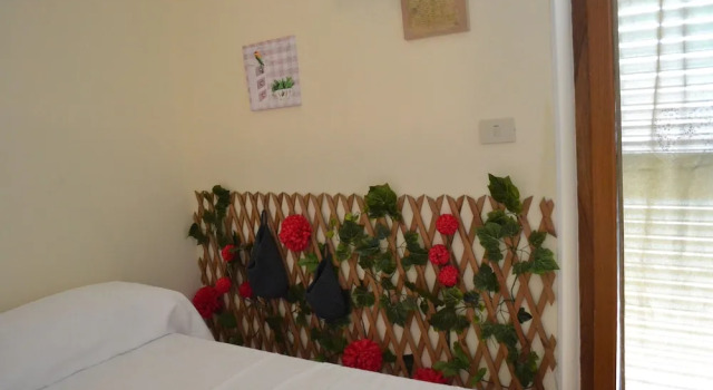 Holiday home Shabby House, Забронировать Отель Отели в центре Скал с завтраком, отели в центре Скал с завтраком