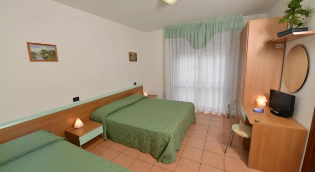 Трёхместный номер Standard Hotel Etna