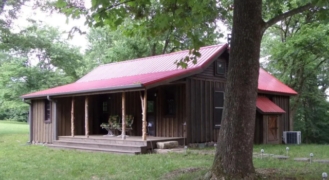 War Eagle Homestead Cabin, Rezerwuj Hotel Rambo Riviera Stany Zjednoczone
