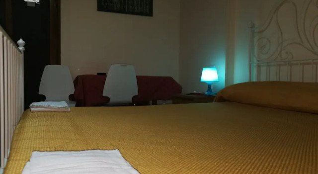 Economy Dreier Zimmer mit Balkon Atrium Rooms
