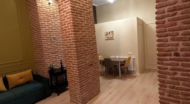 Апартаменты Luxury Historic Apartments "1868 Tbilisi" Best Location