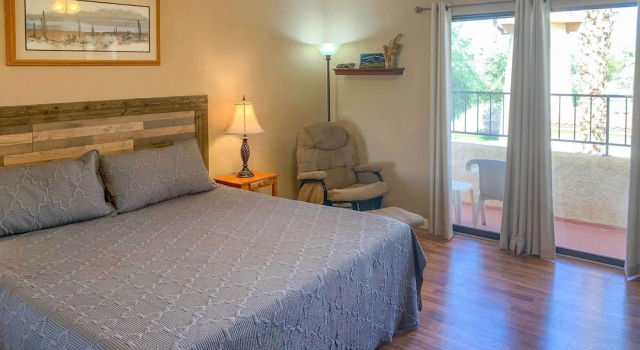 Апартаменты с 3 комнатами Lake Havasu City Home: Pool & Hot Tub Access!