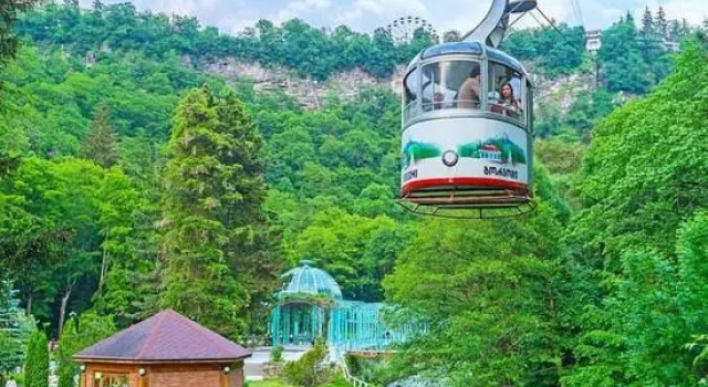 Ninoshvili 6, Rezerwuj Hotel Borjomi Samckhe Javakheti