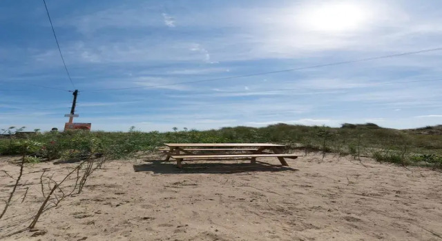 Коттедж Stunning Beach House On the Beach