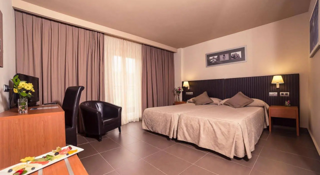 Hostal Antic Balneari De Rocallaura, Varaa Hotelli Vallbona de les Monges Urgell