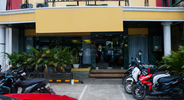 Collection O 92690 Hotel Limas, Book Hotel Hoteller i Palembang med parkering, Parkering