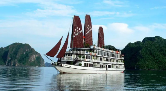 Люкс Presidential с балконом Halong Victory Cruise