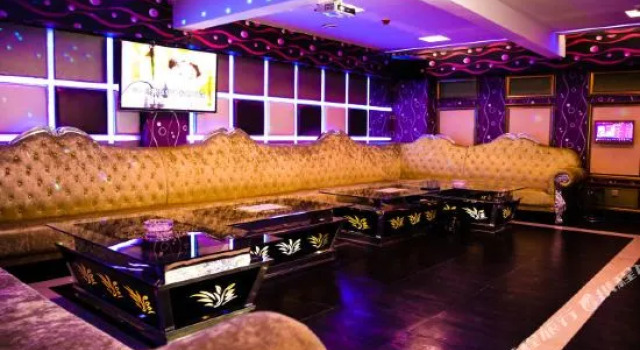 Lijin Holiday Hotel, Prenota Hotel Hotel a Chongqing Area con parcheggio, Parcheggio