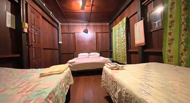 OYO Home 90328 Lamin Dana Cultural Lodge, Rezerwuj Hotel Hotele w Sarawak z parkingiem, Parking