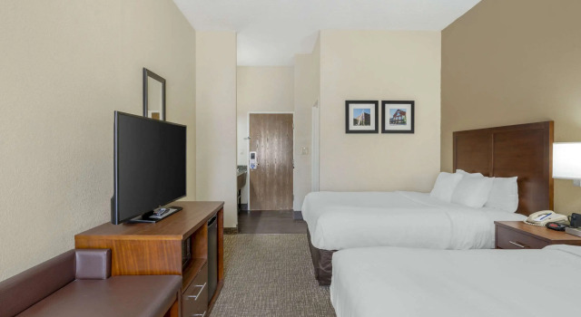 Четырёхместный номер Standard Comfort Inn & Suites La Grange - Louisville Area