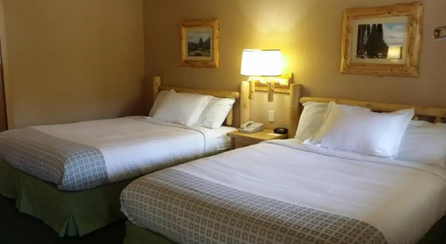 Четырёхместный номер Deluxe Wildwood Inn