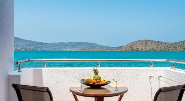 Полулюкс с балконом Elounda Alikes Suites & Studios