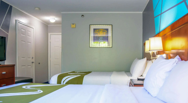 Четырёхместный номер Standard Quality Inn Merrimack - Nashua