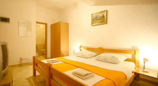 Apartments by the sea Baska Voda, Makarska - 21774, Забронировать Апартаменты/квартира Башка-Вода Макарска Ривьера, рядом с Памятник Св. Николаю