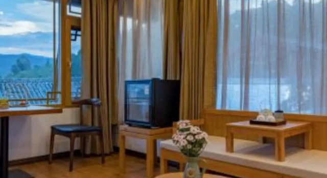 Люкс Luxury Floral Hotel Lijiang Banshanyunfu