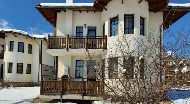 Two-bedroom Suite in the Beautiful Pinerose Resort, Prenota Resort Hotel a Blagoevgrad con parcheggio, Parcheggio