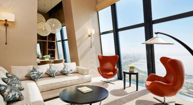Двухместный люкс Caspian Отель Fairmont Baku at the Flame Towers