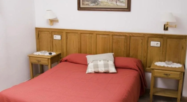 Prado Hotel Restaurante, Book Hotel Hotels in Asturias with Parking, Parking
